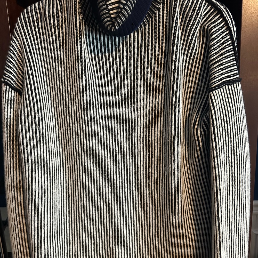 Theory Cashmere Black and White Turtleneck Sweater